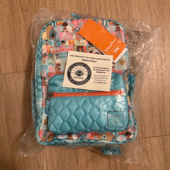 Disney Parks LUG Exclusive It's A Small World Attraction Mini Backpack 2025 New - Picture 2 of 3